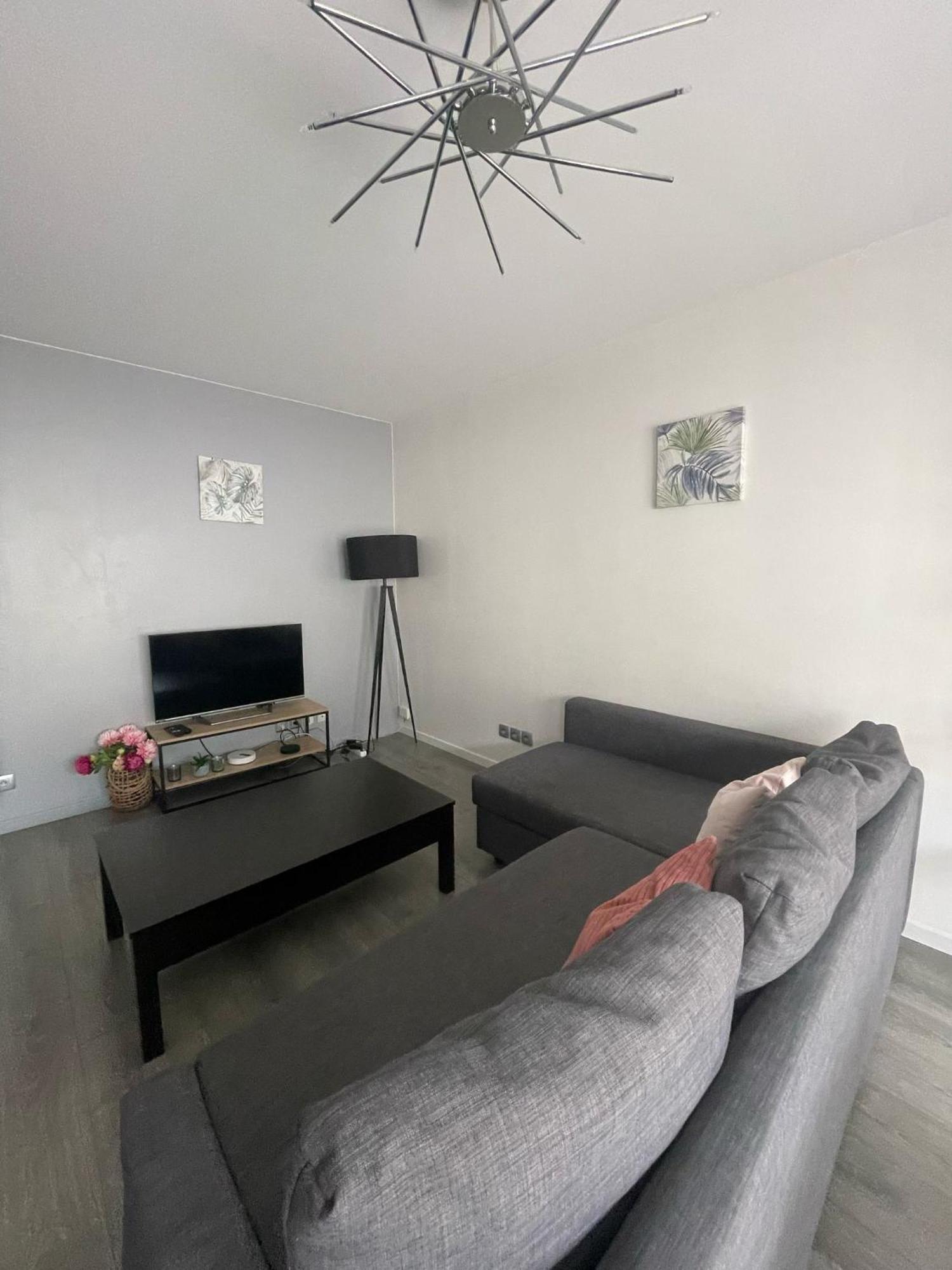 City & Cosy, Lyon Charcot- Wifi - Lave Linge - Balcon - Parking エクステリア 写真